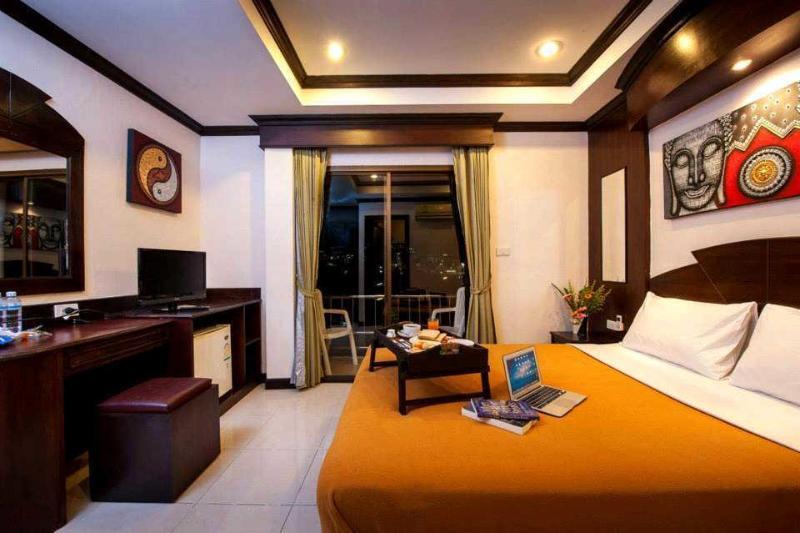 Hotell Fish And Summer House Patong
